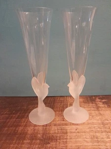 Sasaki Crystal Stemware Champagne Glasses Frosted Dove Birds "Wings " New - Picture 1 of 12