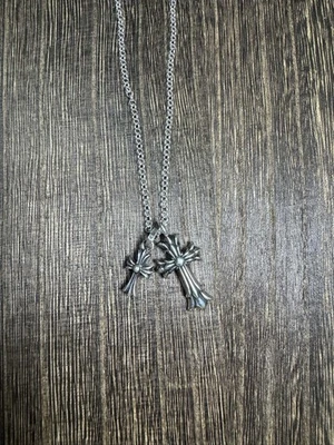 collar estilo corazones cromados Foto 1 de 2