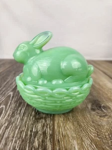 Jadeite Glass Bunny Rabbit on Nest Green Milk Glass Candy Trinket Dish with Lid - Picture 1 of 8