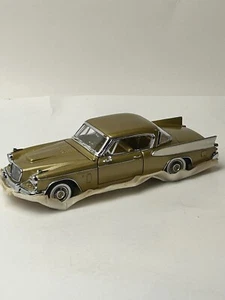 Danbury Mint 1:24 Scale 1957 Studebaker Golden Hawk with Original Box - Picture 1 of 24