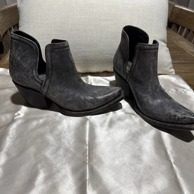 Leather Ariat Western Boots Women’s Size 9.5 M Naturally Distressed grey color - Image 1 of 3