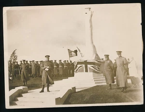 Orig. Pressefoto aus Ginchy Denkmal für gefallene Britische Garde (P1) - Imagen 1 de 2