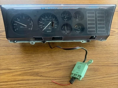 Olds Cutlass Supreme Salon 442 1981-87 Instrumento de rally Tach Gauge Cluster Foto 1 de 4