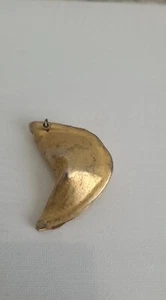 Pendant Miriam Haskell Goldtone Metal Fortune Cookie 2" signed MISSING fortune - Picture 1 of 7