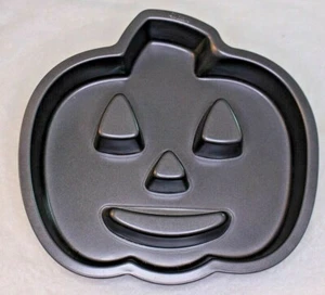 Wilton Pumpkin Jack-O-Lantern Cake Pan Non-stick Halloween Holiday Baking - Bild 1 von 4