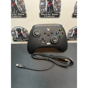 Controlador con cable mejorado PowerA para Xbox One Series X|S negro con cable USB funciona - Imagen 1 de 6