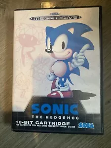 SEGA MEGA DRIVE - Sonic the Hedgehog (1991)  Boxed Complete With Manual - Picture 1 of 3