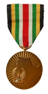 Medalla Liberación de Kuwait Emiratos Árabes Unidos Guerra del Golfo 1990-91 tamaño completo - Imagen 1 de 3