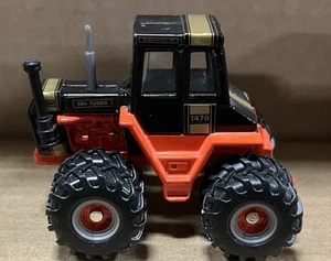 Ertl Case 1470 Traction King Black Knight Tractor Collector Edition mit DUALS 1/64 - Bild 1 von 9