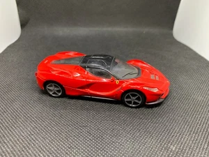 Bburago - Ferrari LaFerrari Rojo - Diecast Coleccionable - Escala 1:43 - USADO - Imagen 1 de 5