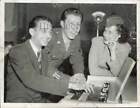 1944 Press Photo Buddy Bond with Joe Brown Jr. & Lydia Stahnfield at Myles Hotel