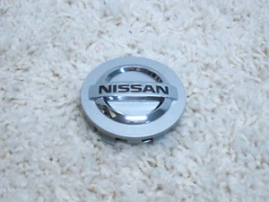 NISSAN 370Z, ALTIMA, GT-R, OEM ALLOY WHEEL SILVER CENTER CAP 40342-ZM70B #2C-9 - Bild 1 von 2