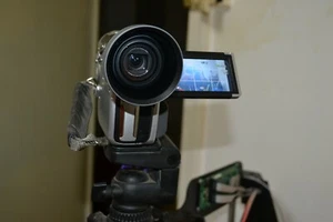 Caméscope HDV et mini DV Canon HV10 et grand angle WD-H37C - Photo 1/3