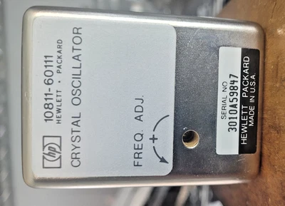 HP 10811-60111 10 MHz High Stability Crystal Oscillator with circuit card 60018 - Image 1 of 4