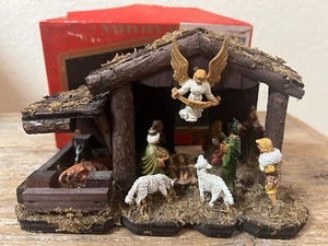 KURT S ADLER MINIATUR KRIPPE IM HOLZSTALL MIT BOX - Bild 1 von 11