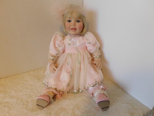 Stunning Marie Osmond Doll Limited Edition #891 - 'Pretty In Pink' / Signed