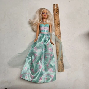 Barbie FAIRYTALE MAGIC Once Upon A Time Puppe W2860 Mattel 2011 mit Rock & Schuhen - Bild 1 von 4