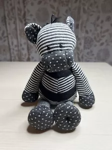 Demdaco “ Zuzu La Zebra” Peluche Morbido Animale Cucito Occhi 15” - Foto 1 di 4