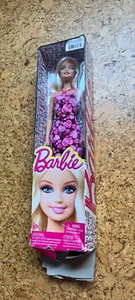 Muñeca Barbie Chic Rosa Barbie Corazones Patrón BCN31 fm 2013 NRFB, Caja Tiene Daños - Imagen 1 de 9