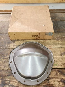 NOS OEM 1970-78 GM Truck 12 Bolt Rear Cover Chevy Pickup Blazer Suburban 359703 - Picture 1 of 14