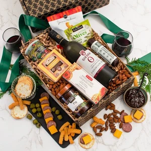 A Gifting Place alkoholfreier Rotwein, Käse & Cracker Geschenkbox - Bild 1 von 5