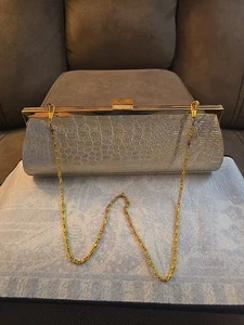 Borsa a tracolla pochette vintage coccodrillo metallizzato in rilievo 11x4x2 - Foto 1 di 6