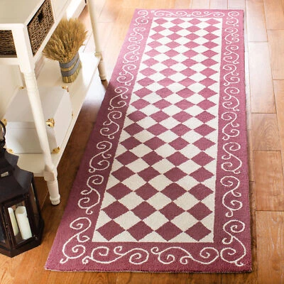 Safavieh Chelsea BURGUNDY / IVORY 2'-6" X 12' Runner - HK711C-212 - Image 1 of 3