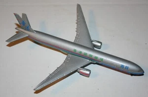 RARE HERPA WINGS 1/400 BOEING 777-300 "FAREWELL TO KAI TAK-HKG INTL AIRPORT" - Picture 1 of 4