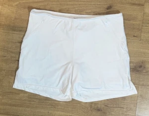Wilson Tennis Shorts Faux Skirt Ball Pocket Women's Large White Pickleball NEW - Picture 1 of 7