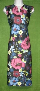 Beige by eci schwarz blau lila Blumen Stretch Strick V-Ausschnitt Kleid 4 $ 98 - Bild 1 von 4
