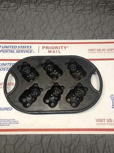 Vintage Rowoco Bear Cast Iron Muffin Cornbread Pan -6 Bears/Panda Mold - Picture 1 of 4