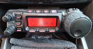 Yaesu FT-857D Nadajnik-odbiornik VHF / UHF / HF Radio amatorskie, krótka fala, radio amatorskie - Zdjęcie 1 z 5
