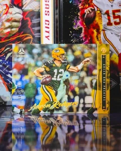 2022 Panini Luminance #81 Aaron Rodgers Gold /249 - Picture 1 of 2