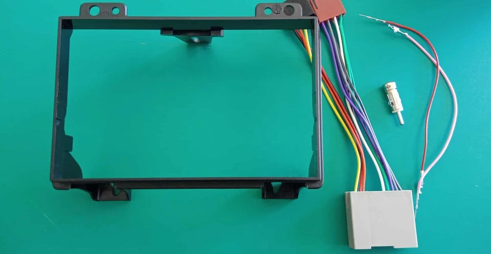 Kit installazione Autoradio Doppio Iso per Ford Fusion serie dal 2002 al 2005 - Immagine 1 di 1