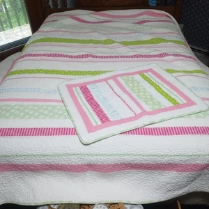 Pocket Full Of Posies Quilted quilt with Sham (0ne) 88"x 92" Queen excellent - Picture 1 of 6