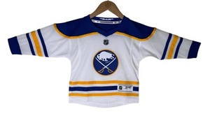 NHL Buffalo Sabers offiziell lizenziertes Hockey Trikot weiß Kleinkind Größe 2/4T - Bild 1 von 12