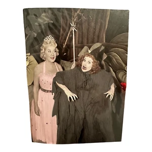 Foto vintage Lucille Ball Strega. I Love Lucy / Halloween. Vivian Vance - Foto 1 di 5