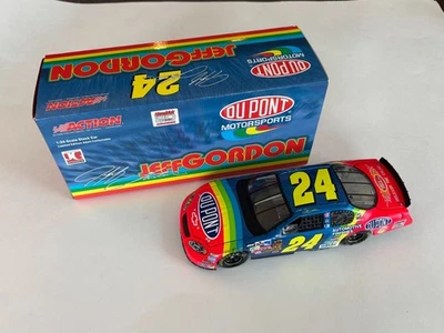 #24 Jeff Gordon, 2004 Dupont Retro Rainbow, acción escala 1/24, 1 de 12.900 Foto 1 de 4