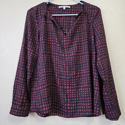 Blusa COLLECTIVE CONCEPTS Borgoña Azul Marino Estampado Geométrico Cuello en V Talla S Foto 1 de 4