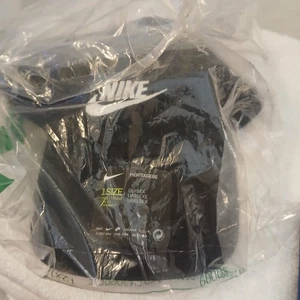 Nike Heritage 86 Baseballmütze Unisex schwarz Einheitsgröße gebogene Krempe Logo neu in Tasche - Bild 1 von 4