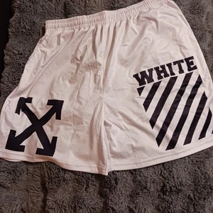 Weiße Mesh Sport Shorts Jugend Größe XXL Neu mit Etikett - Bild 1 von 4