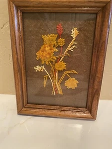 Vintage Crewel/Stickerei Blumen (orange, gelb) gerahmt, 6x8 - Bild 1 von 6