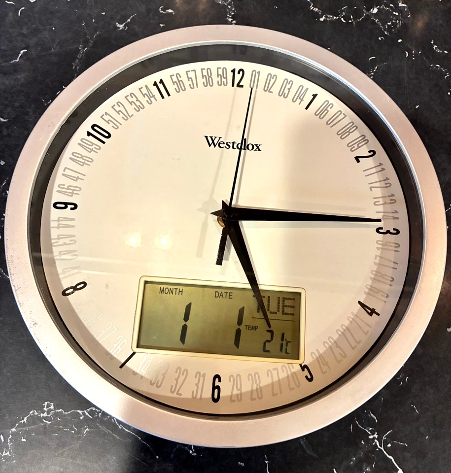 Reloj de Pared WESTCLOCK con Hora, Día de la Semana y Temperatura Foto 1 de 4