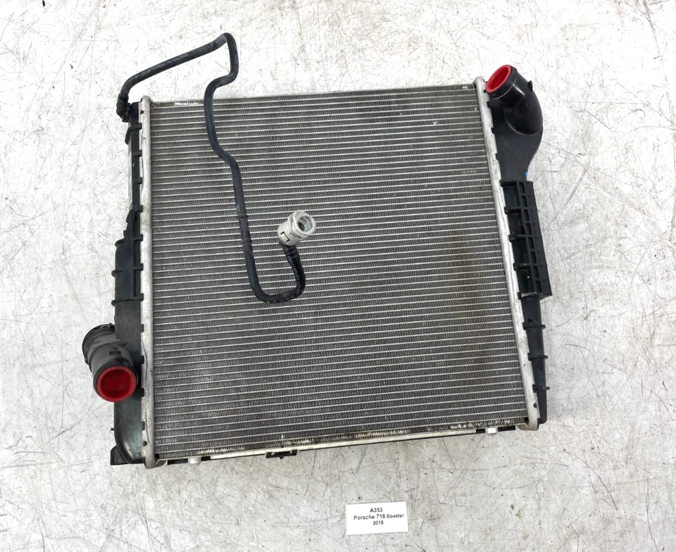 ✅ Radiador de refrigeración del motor delantero derecho 17-24 OEM Porsche 718 Boxster 982 2,0 L 36 k Foto 1 de 4
