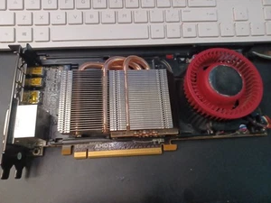 Sapphire Radeon R9 290 graphics card. - Picture 1 of 5