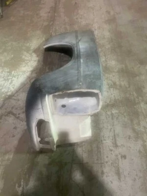 MERCEDES BENZ W114/W115 280C 240D 1158801018 前乘客挡泥板 白色 — 第 1/4 张图片