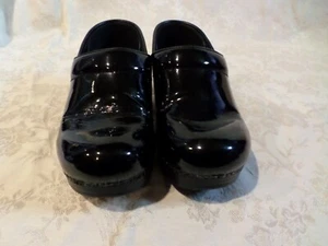 Dansko Professional Black Patent Leather Occupational Clog (37) 6.5-7 M EUC - Picture 1 of 6