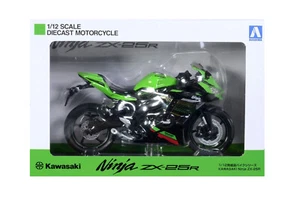 1:12 Scale Aoshima Kawasaki Ninja ZX-25R (Lime Green/Ebony) Diecast Model - Picture 1 of 7