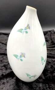 Vintage Finland Porcelain Bladder-shaped Vase, White w/Purple Flowers - Picture 1 of 11