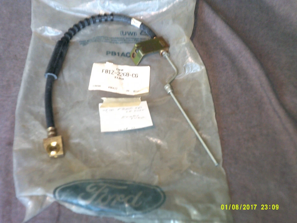 Tubo freno trasero FORD 99, 00 F350 SUPER DUTY LH ORIG. FORD NOS Foto 1 de 1